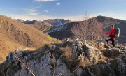 11 Ammirando il panorama. Sulla destra la prossima meta, il Podona...